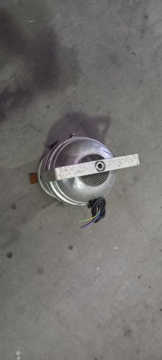 Projector de alumínio PAR 64 Peniche • OLX Portugal