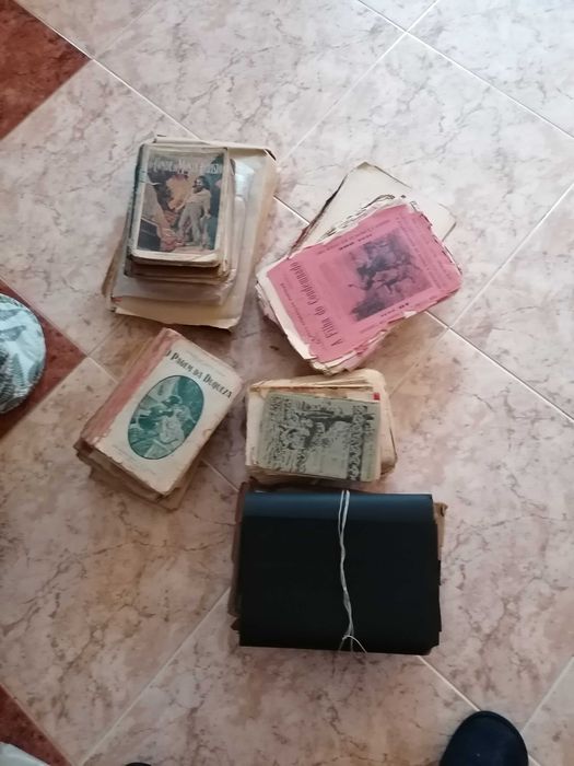 Livros muito antigos vários