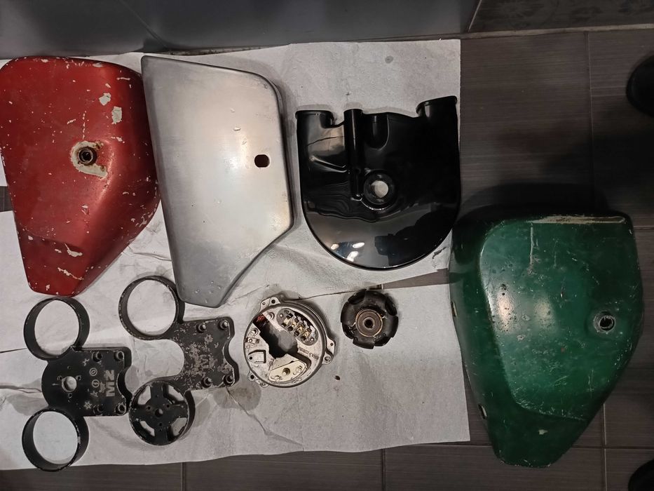 MZ Etz 250 251 licznik obrotomierz półka pokrywa akumulatora zapłon