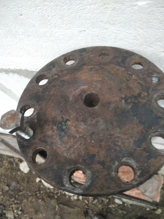 Напіввісь ( полуось) заднього мосту ГАЗ 66, 52, 53, ПАЗ