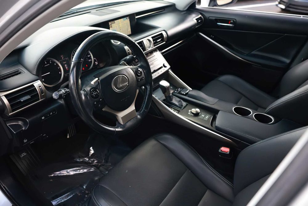 Lexus IS 300      2016