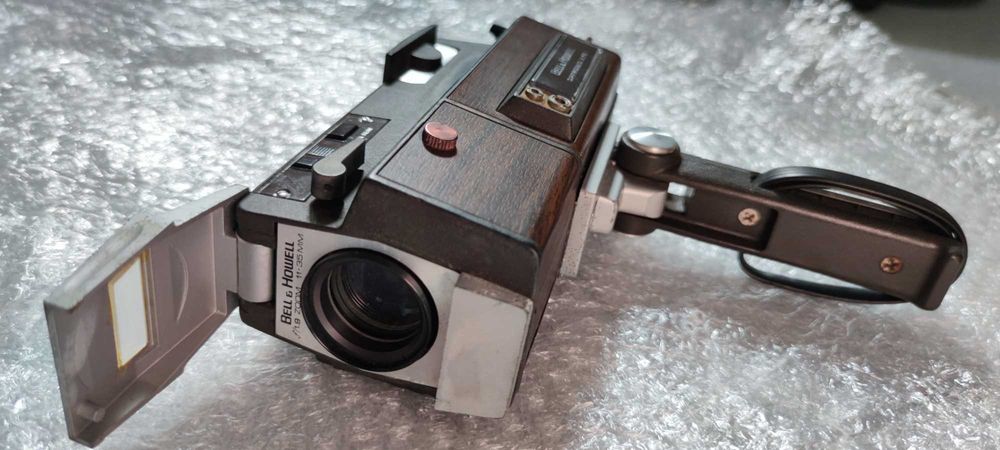 Câmara de Filmar Vintage Bell & Howell Autoload 442 (Super 8 Filmosound 8)