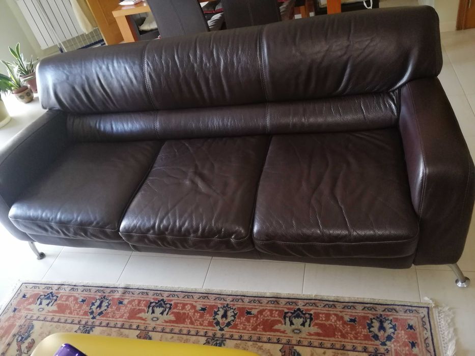 Sofá de Pele Castanho