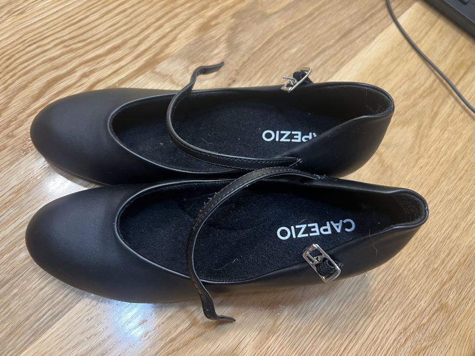 Capezio Spotlight 550, kolor czarny (BLK), rozmiar US 6.5M.