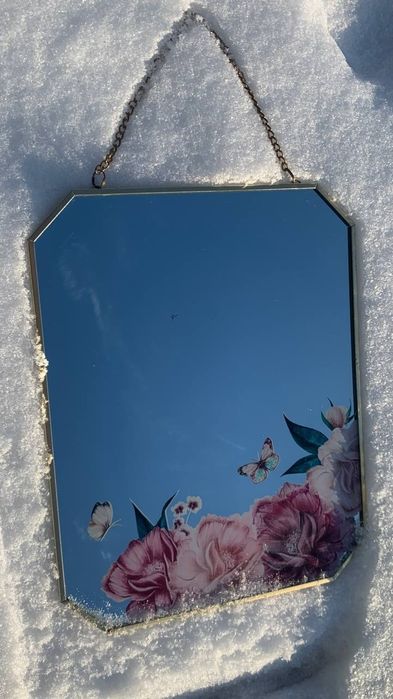 Зеркало восьмиугольное винтажное с цветами.