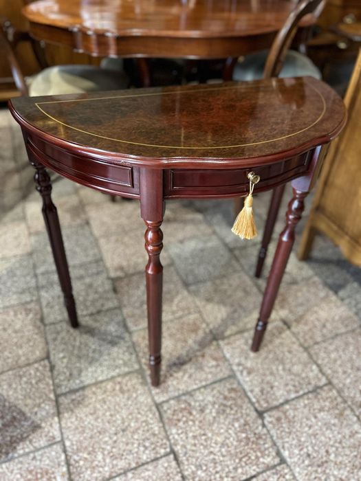 Stylowa drewniana konsola