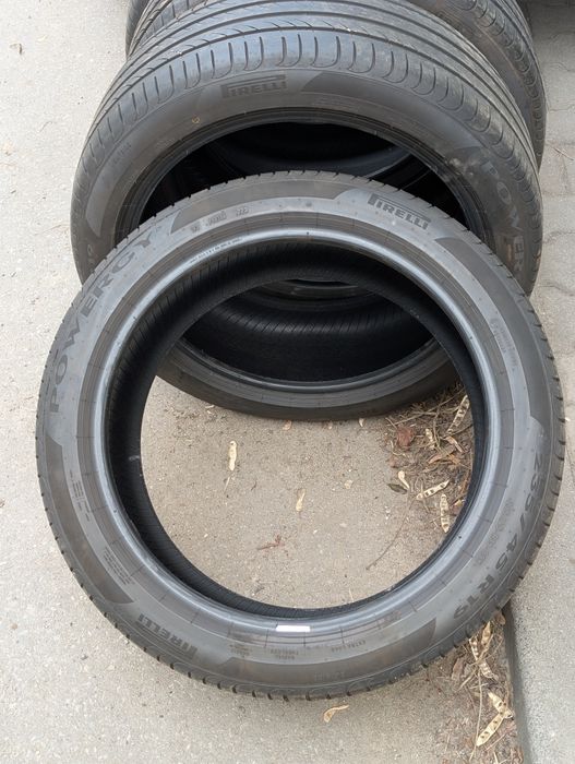 235/45/19 Pirelli Powergy komplet