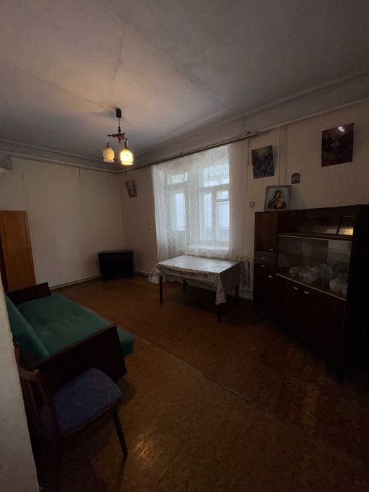 Продається 3 - кімнатна квартира с. Сахкамінь.