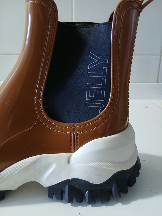 Botas de senhora, Lemon Jelly