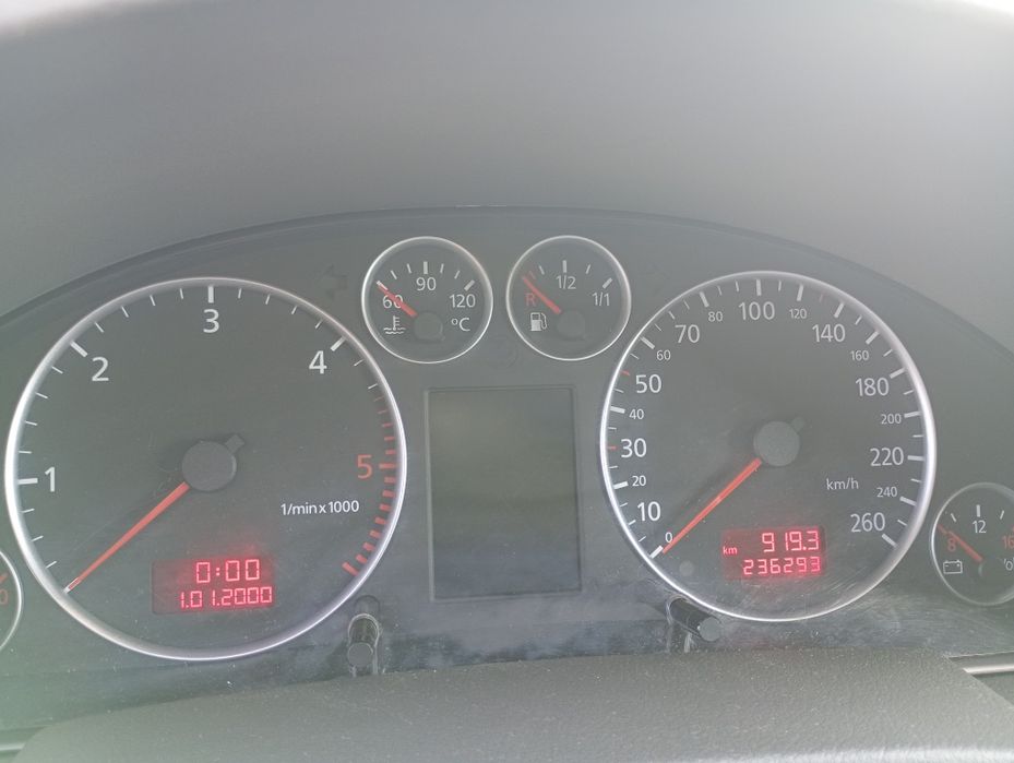 Audi A6 sedan   .