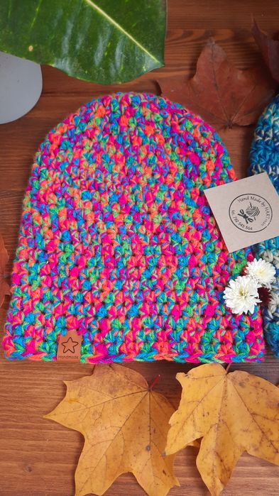 Czapka na szydełku, rękodzieło, akryl