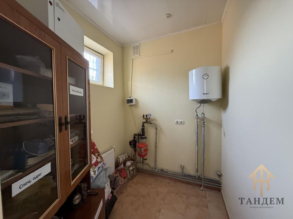 Продаж фасадного приміщення в Смиківцях (біля Тернополя)