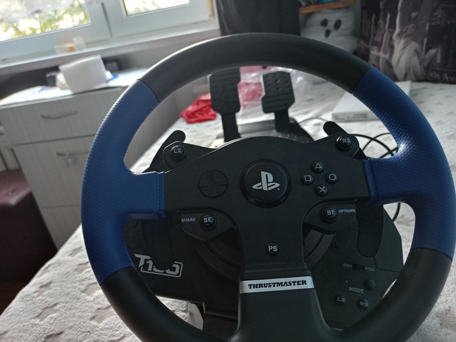 Thrumaster T150.