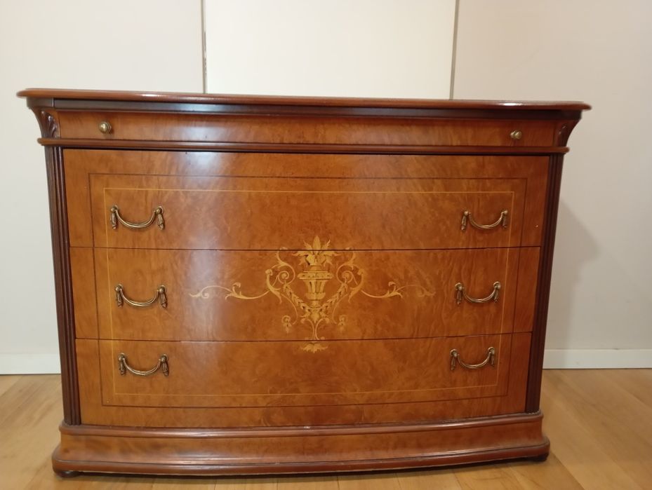 Cómoda oferta do espelho