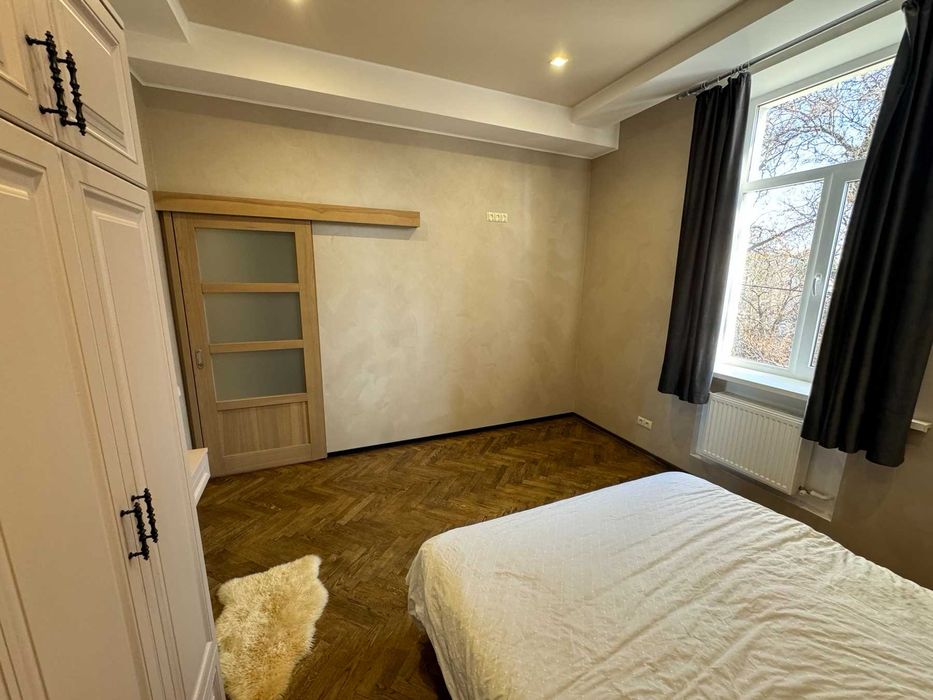 Двокімнатна квартира в Центрі з ремонтом та індивідуальним опаленням