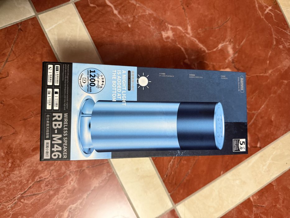 Колонка портативна Bluetooth Remax RB-M46 з підсвічуванням LED