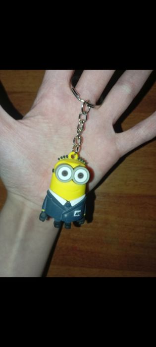брелок з миньйоном