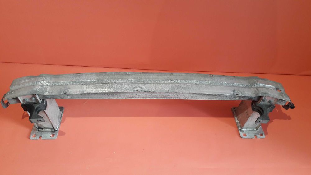 Підсилювач бампера з кронштейнами 8R0807113 B  Audi Q5 Ауді ку5 кю5