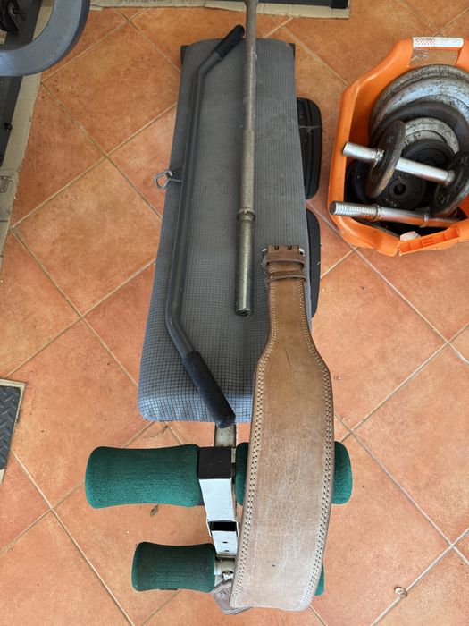Maquina musculação + bicicleta + pesos!