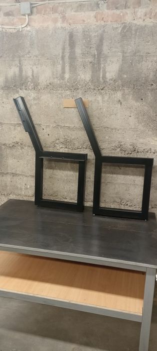 Лавка в стилі лофт.