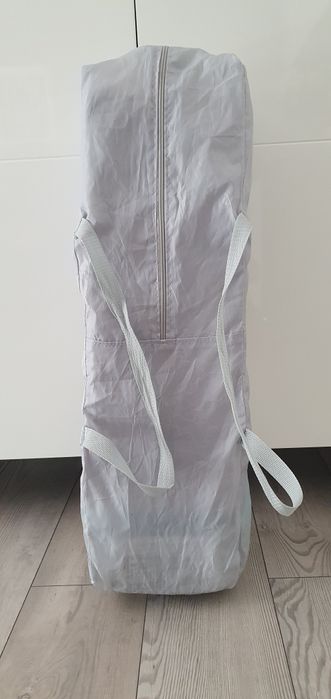 Berço de viagem com rodas