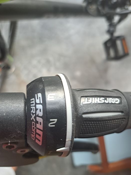 Bicicleta Criança 
BTT criança EXPL 500 24" 9-12 anos preto