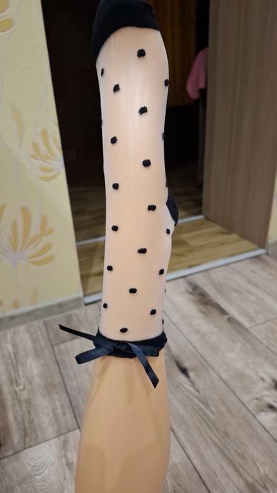 Skarpetki przezroczyste.