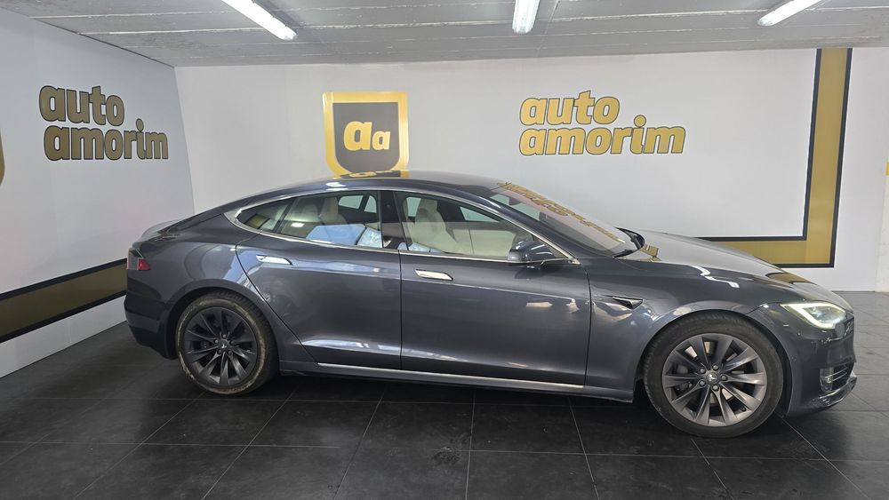 Tesla Model S Long Range