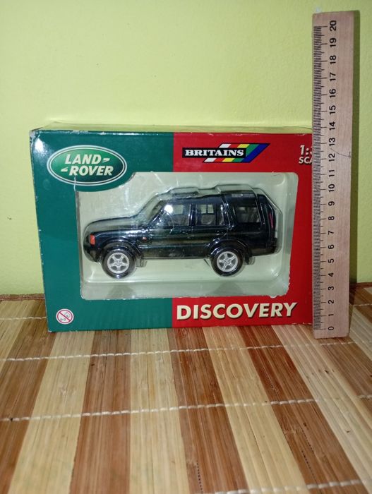 Колекційна модель Land Rover Discovery 1:32 Britains в коробці метал