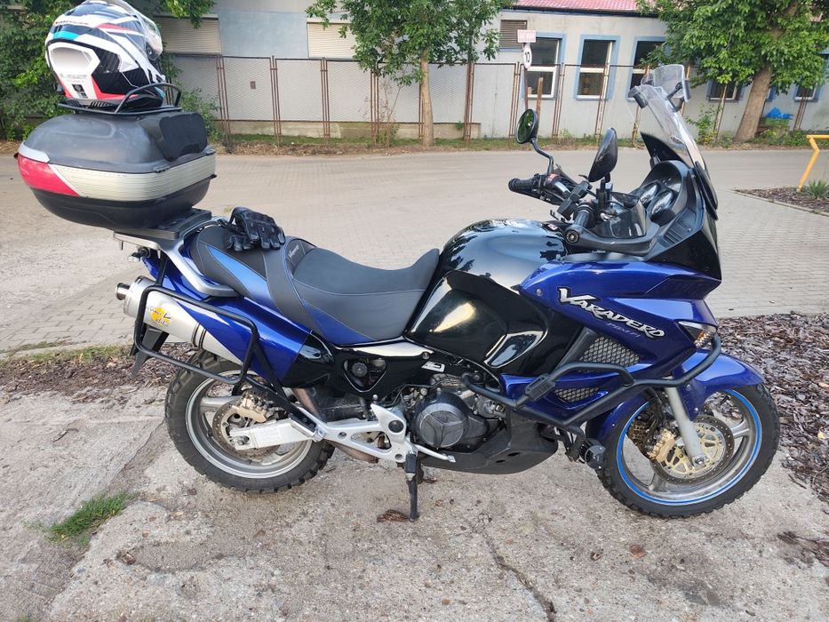 Honda Varadero  leovince wtrysk 2004 kufry ,2kpl.opon
