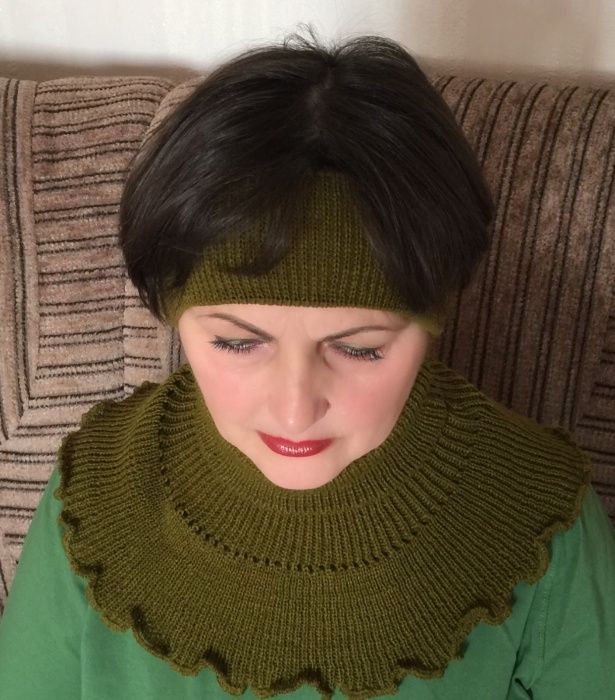 Манішка і пов'язка в'язані, комплект.