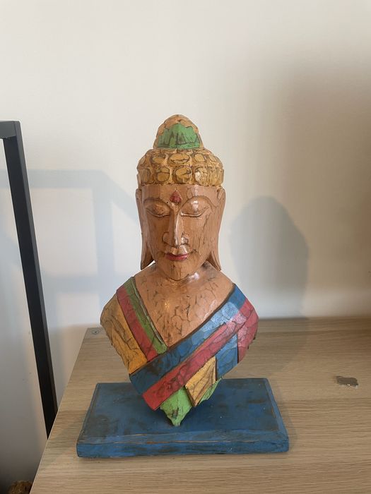 Very Good Bust