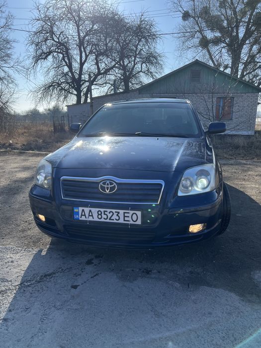 Продам Avensis 2005 рік