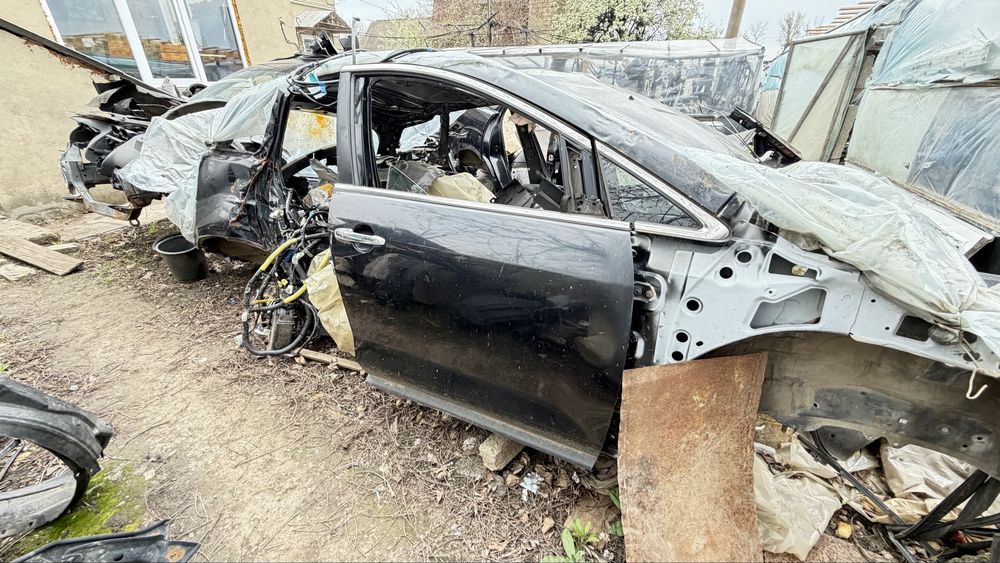 Дверь,двери перед правая mazda cx7 черная