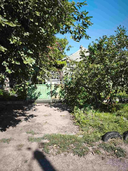 Продам газифікований будинок 49,7кв.м,приватизована ділянка 11,5 соток,дровяна піч,3 кімнати,погріб