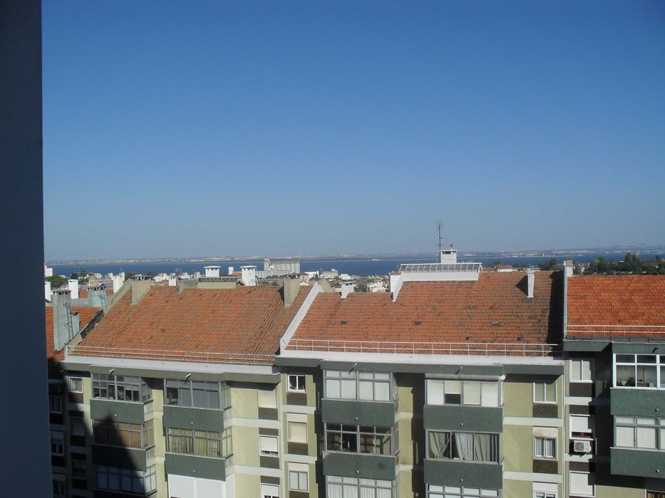 Apartamento T2 Rua Professor Mira Fernandes, lote 1585