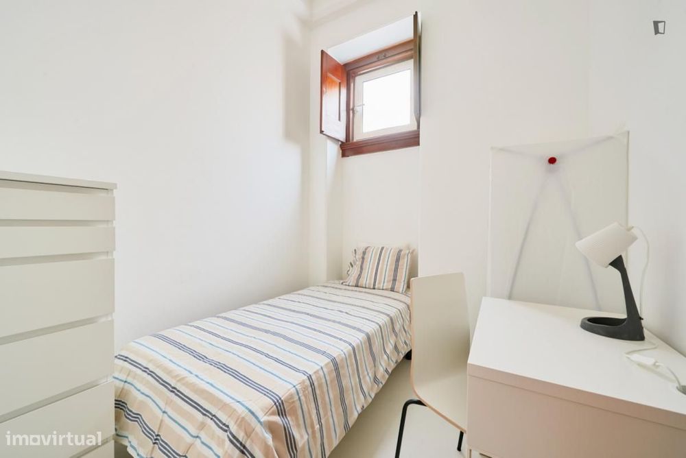 Quarto - localizado em Saldanha Lisbon