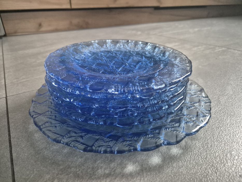 Zestaw talerzy PRL Ząbkowice plecionka kratka koszyczek niebieskie PRL