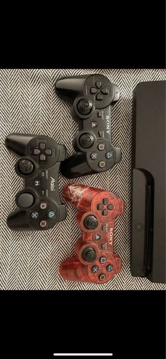 Vendo PS 3 com jogos e comandos incluídos