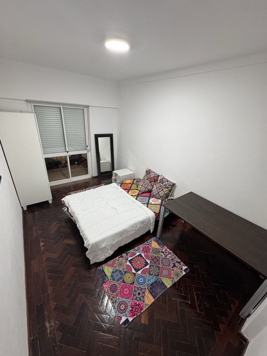 QUARTO PARA ALUGAR - Santa Iria de Azoia