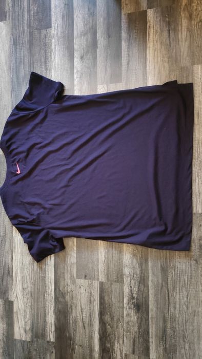 świetny t-shirt Nike Tee dri -fit stan idealny