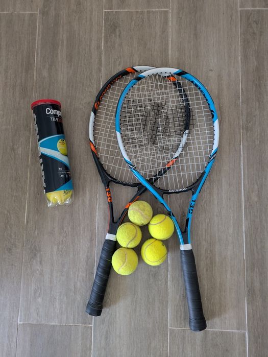 Raquetes e bolas de ténis