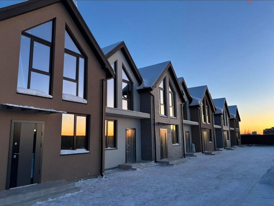 Будинки під Києвом 100м² готові таунхауси з наповненням