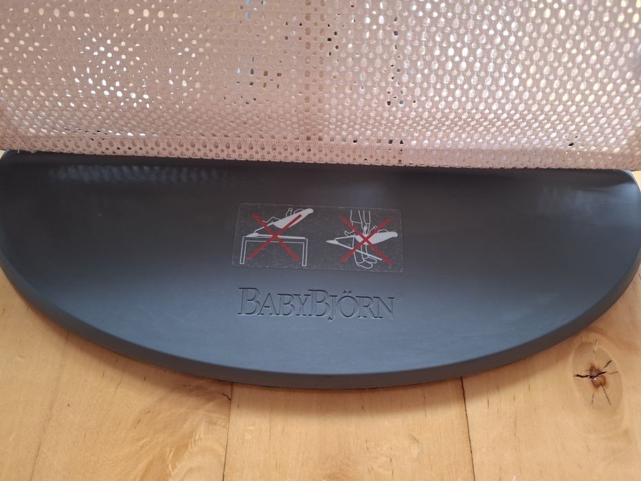 Leżaczek BABY BJORN bliss mesh