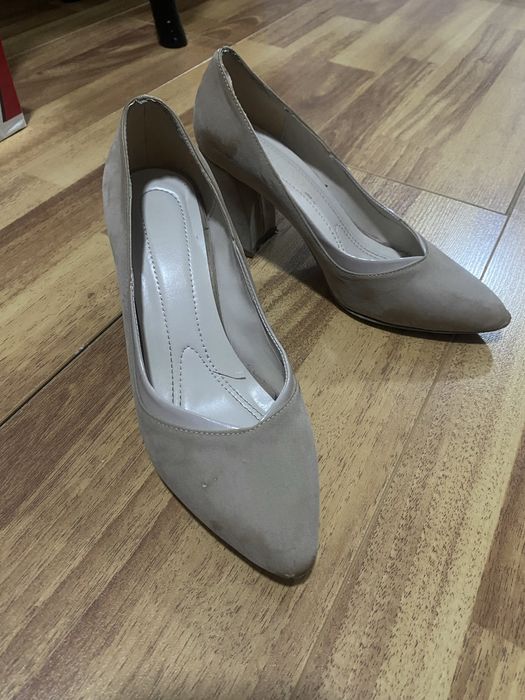 Продам замшеві туфлі