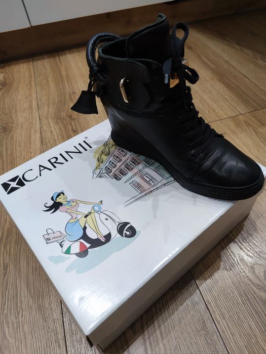 Czarne buty Carinii