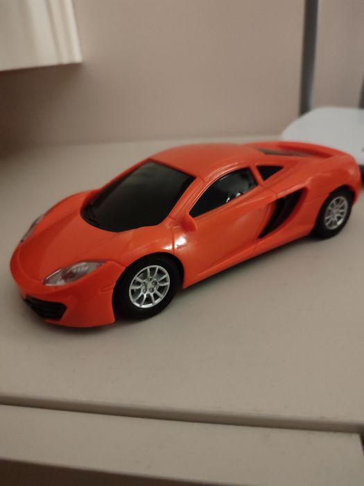 Машинка на радіо управління