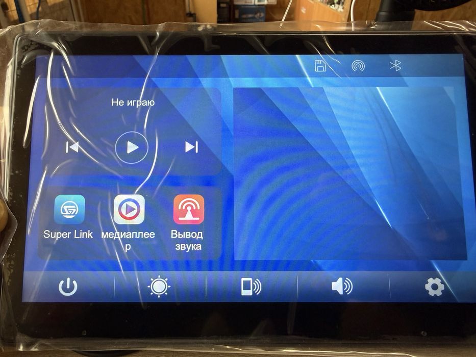 Универсальный автомонитор 10.1" Hodozzy (на торпеду / подголовник) Touch, Bluetooth