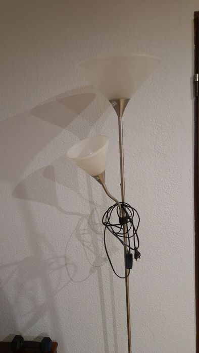 Lampa stojąca z Obi