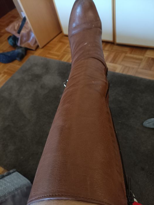 Botas em pelevem bom estado